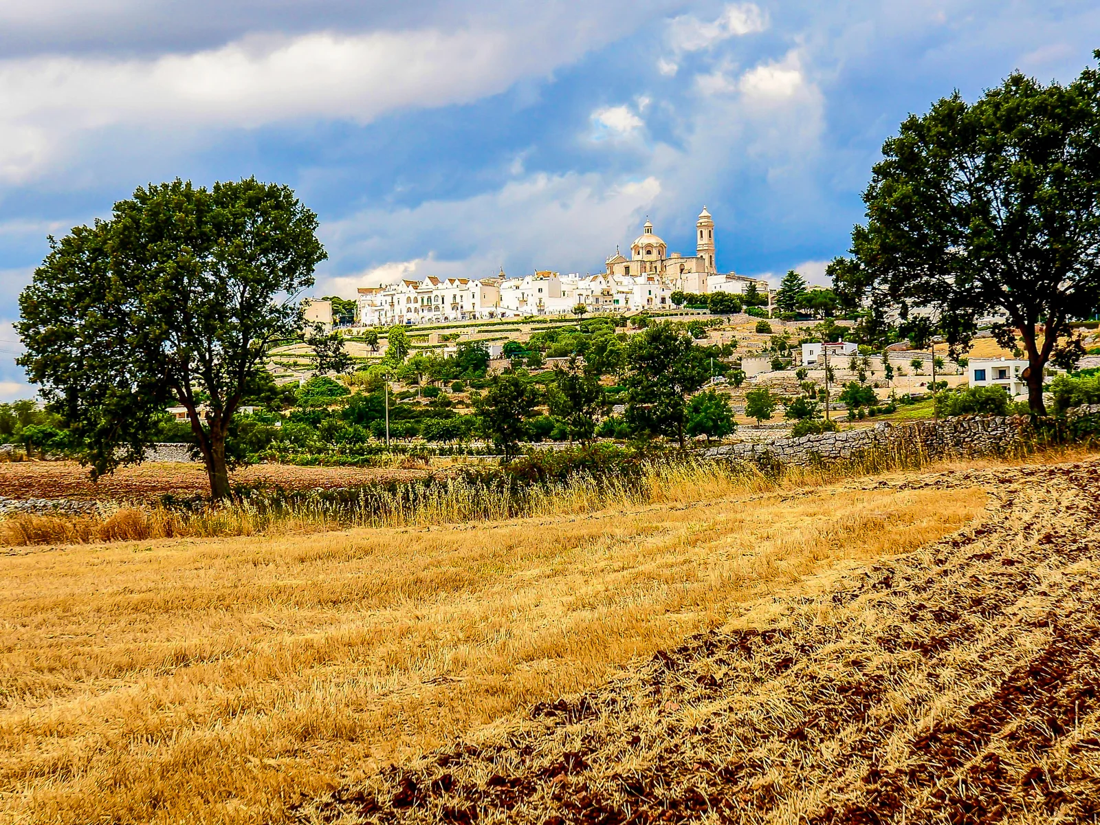 Il borgo bianco sulla Valle d'Itria, Locorotondo (Puglia)