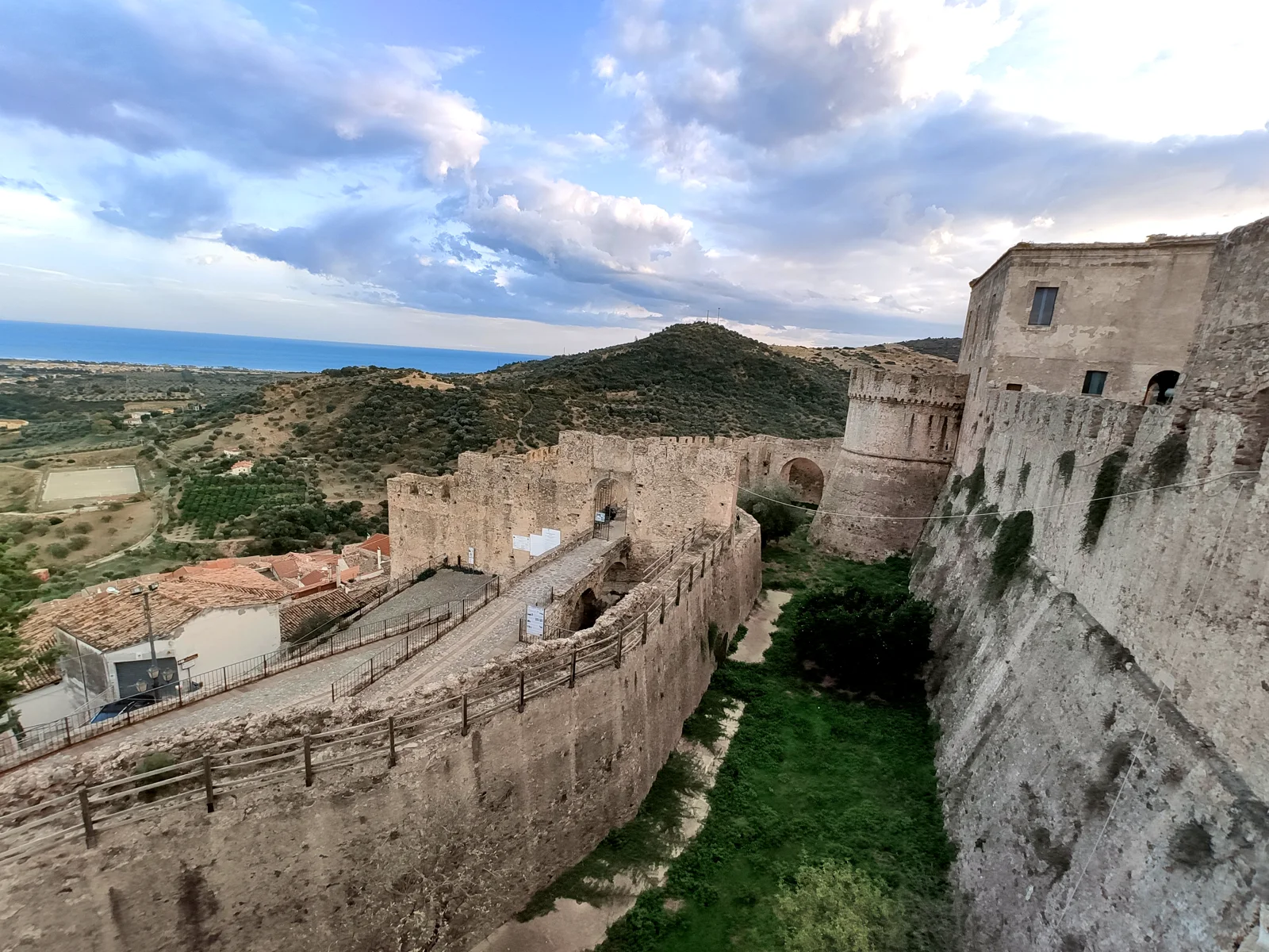 Il castello svevo, tra i Borghi più belli d'Italia, Rocca Imperiale (Calabria)